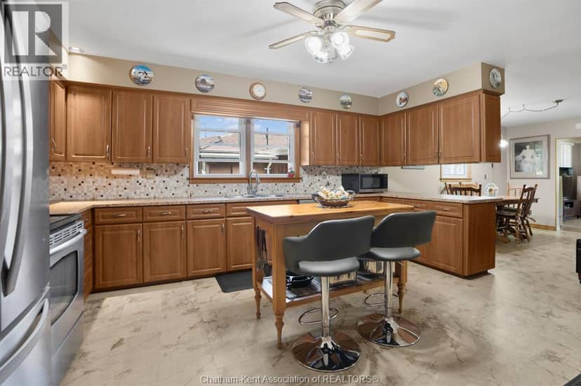 18 Woodland Avenue — photo 14 of 40