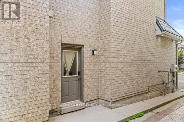 39 Trailhead Crescent — photo 22 of 33