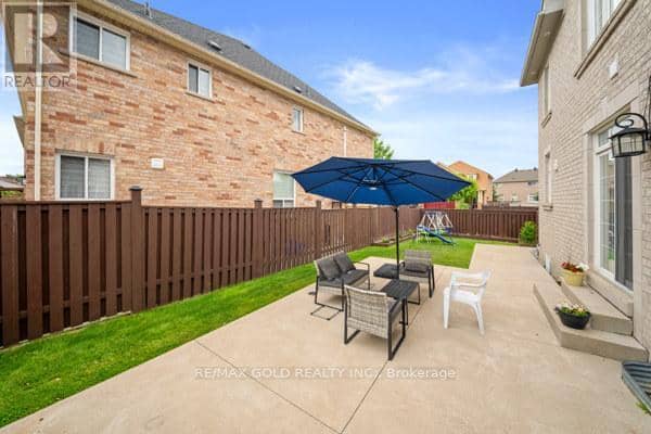 39 Trailhead Crescent — photo 26 of 33