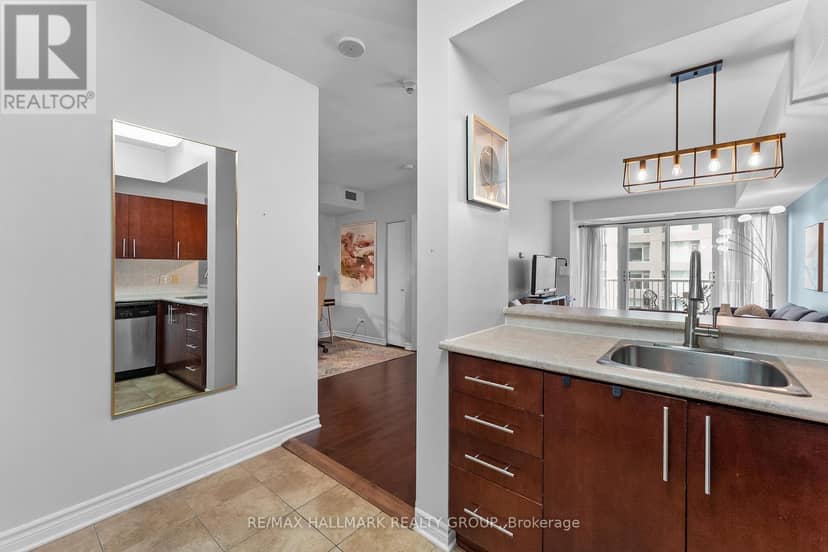 1702 - 200 Rideau Street — photo 13 of 40