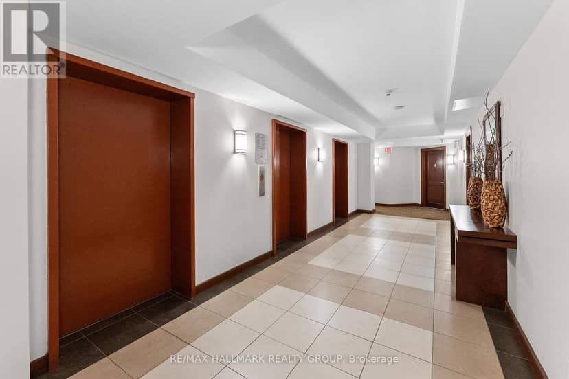 1702 - 200 Rideau Street — photo 8 of 40