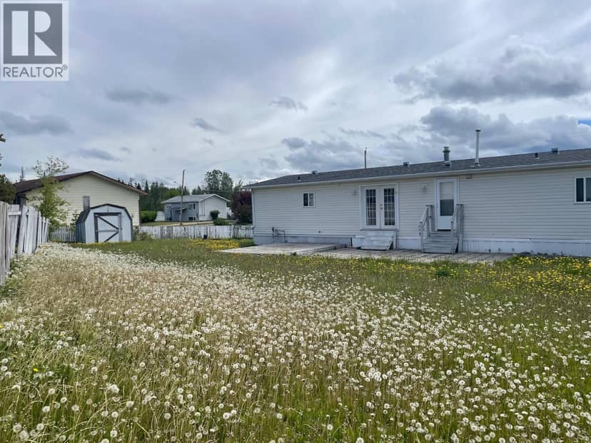 5204 ASPEN CRESCENT, Fort Nelson, photo 2