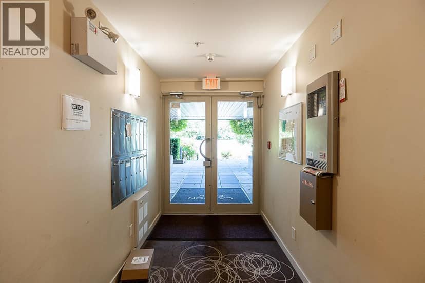 206 2832 CAPILANO ROAD, North Vancouver, photo 4