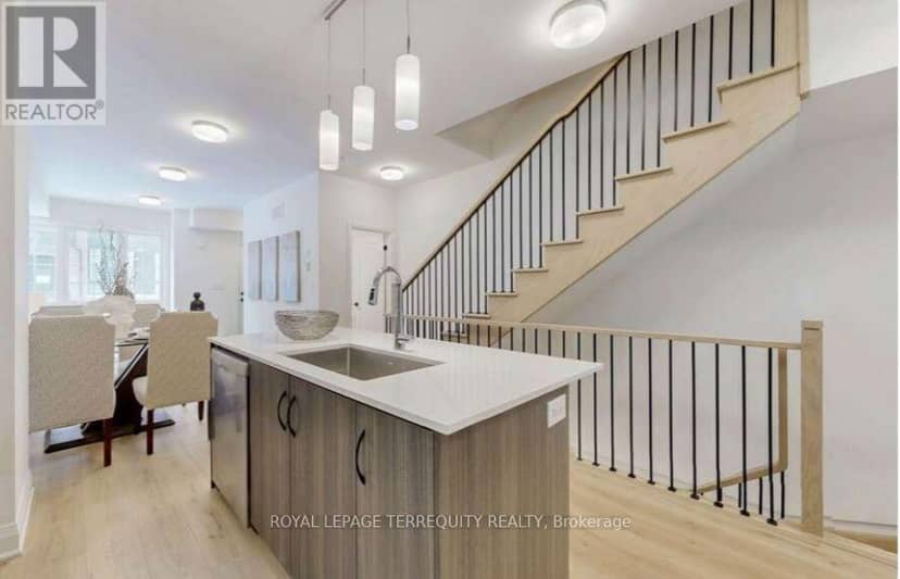 150 Alton Crescent — photo 8 of 34
