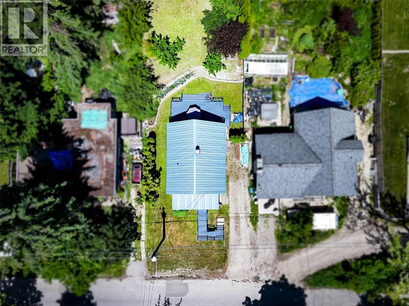 2246 Kootenay Avenue, Rossland, photo 3