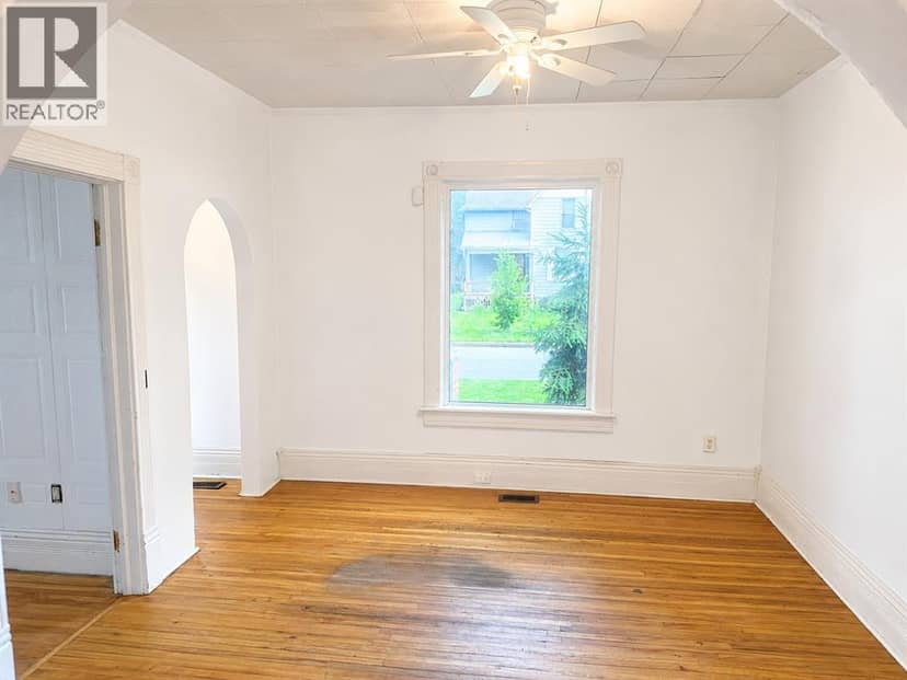 366 Cromwell STREET — photo 10 of 13