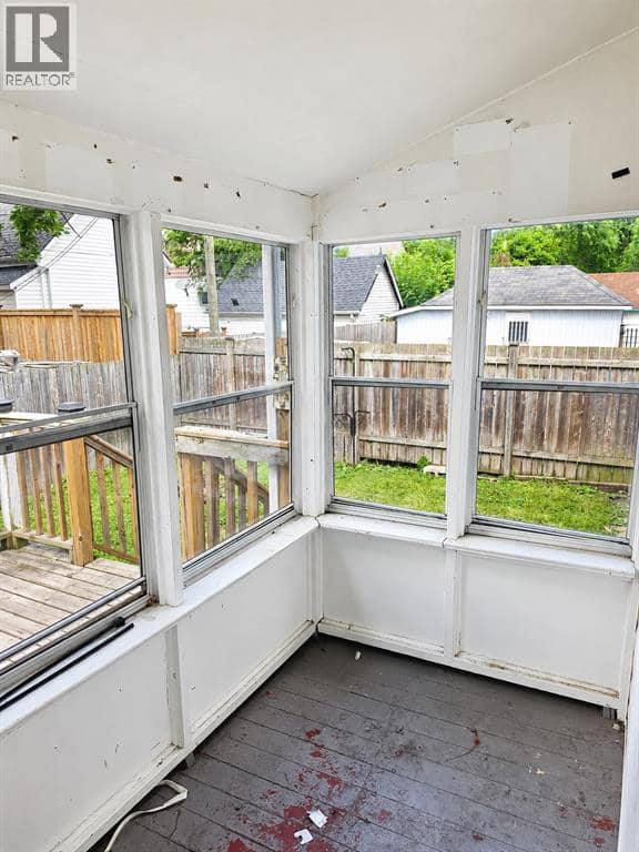 366 Cromwell STREET — photo 5 of 13
