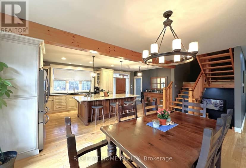 129 Blue Jay Crescent — photo 10 of 32