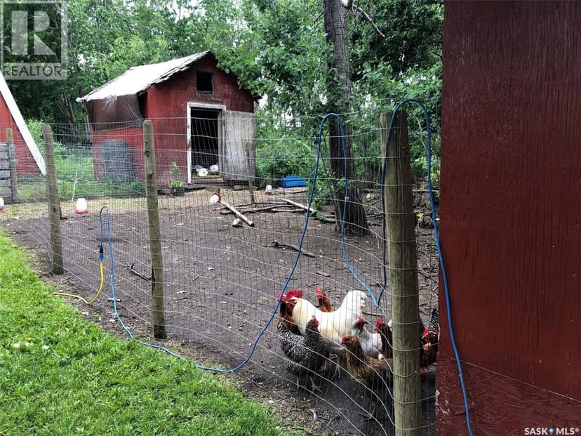 Neustaeter Farm — photo 10 of 40