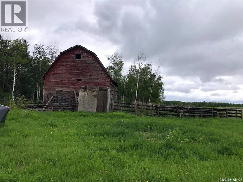 Neustaeter Farm — photo 11 of 40