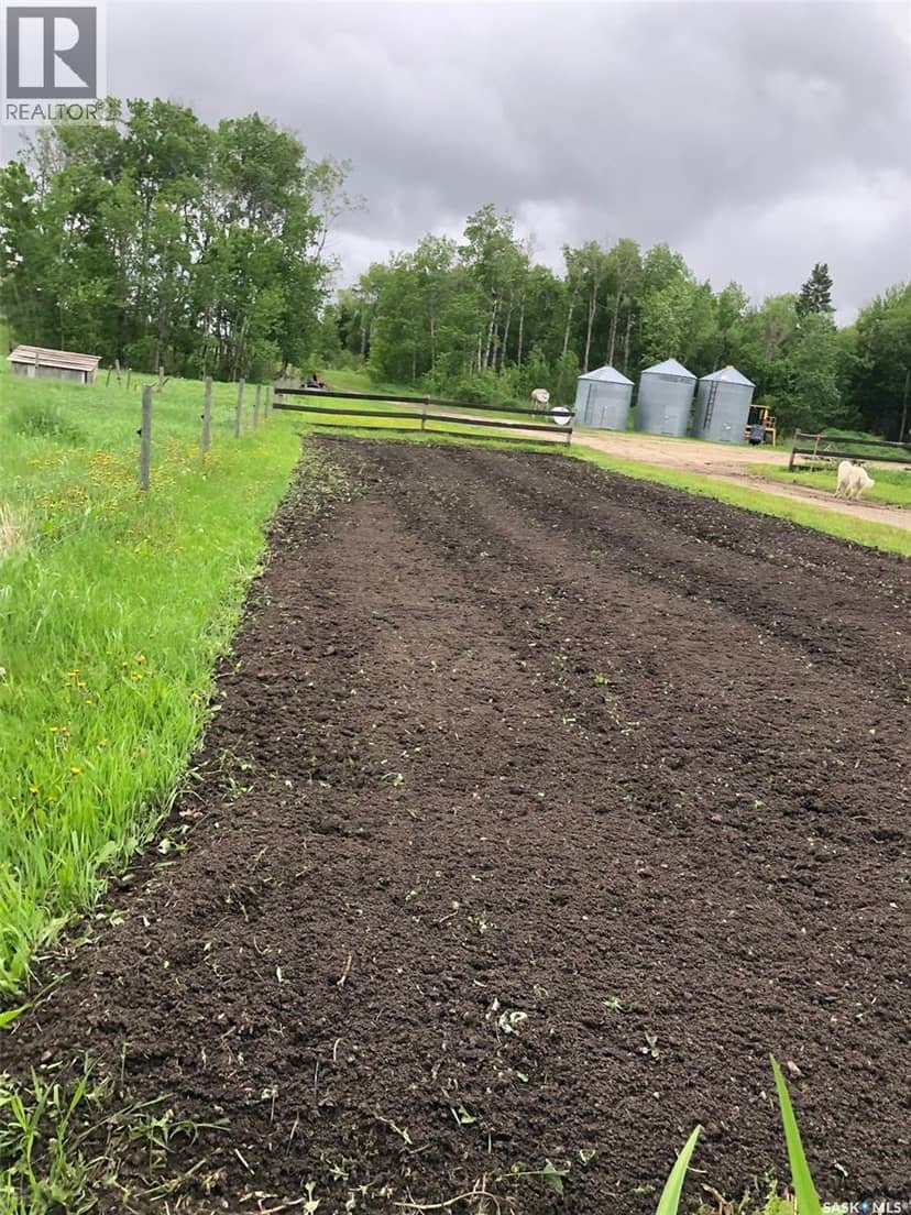 Neustaeter Farm — photo 12 of 40