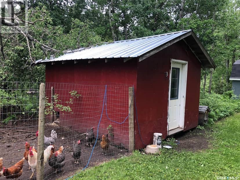 Neustaeter Farm — photo 9 of 40