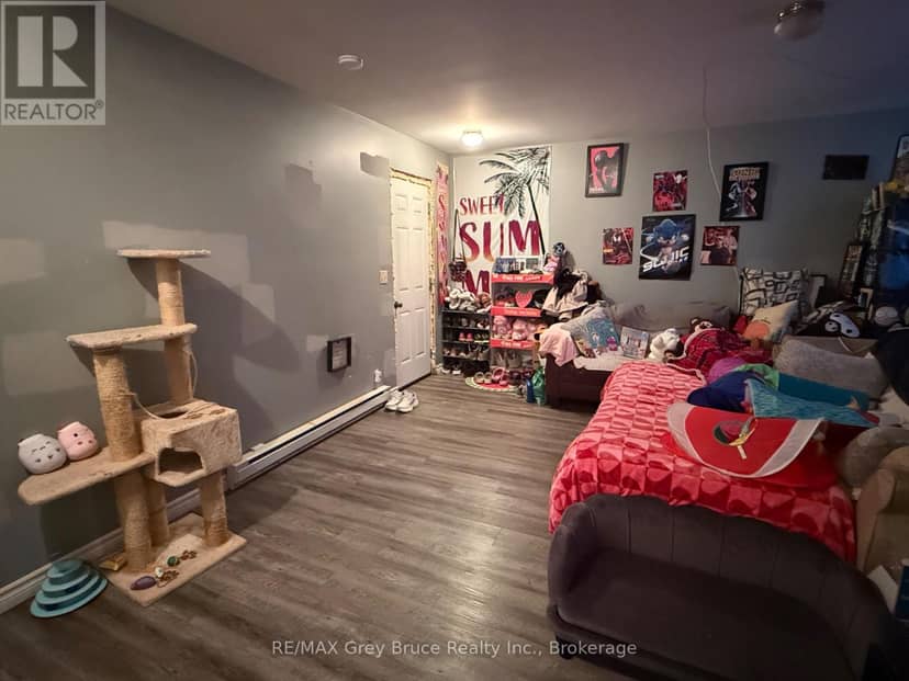 290 Berford Street — photo 4 of 11