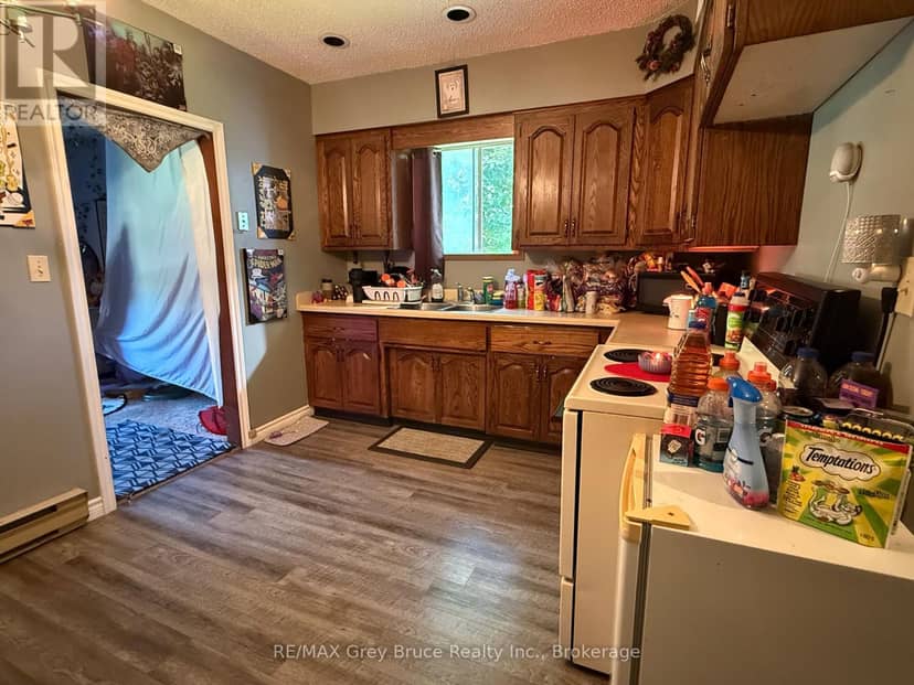 290 Berford Street — photo 7 of 11