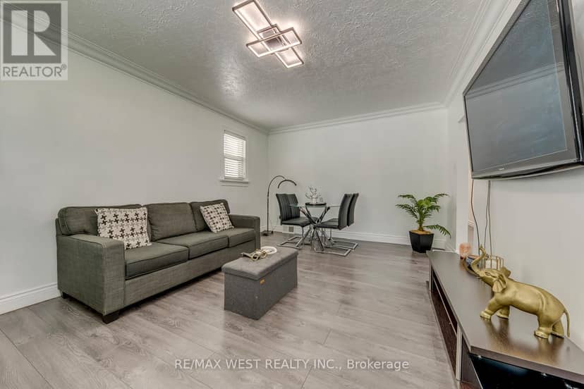 49 Montcalm Avenue — photo 20 of 40