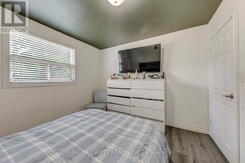 49 Montcalm Avenue — photo 24 of 40