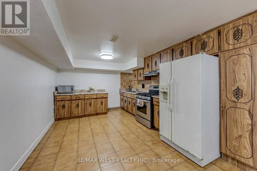 49 Montcalm Avenue — photo 35 of 40