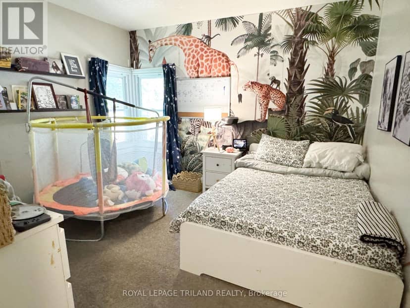 100 Sunset Drive — photo 11 of 28