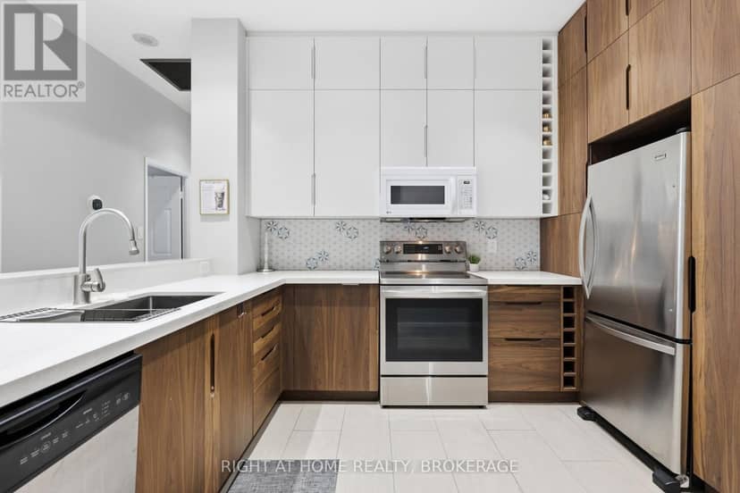 802 - 8 Wellesley Street E — photo 6 of 26