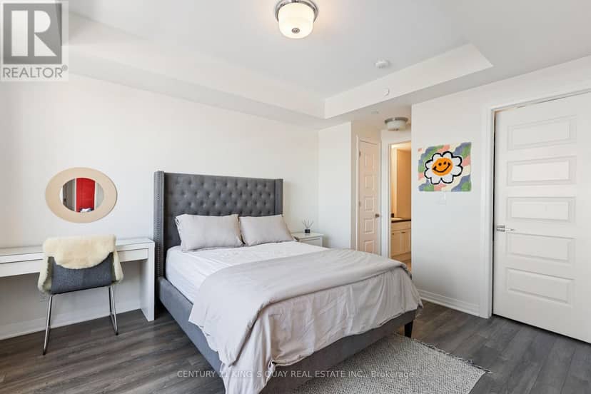503 - 58 Adam Sellers Street — photo 13 of 39
