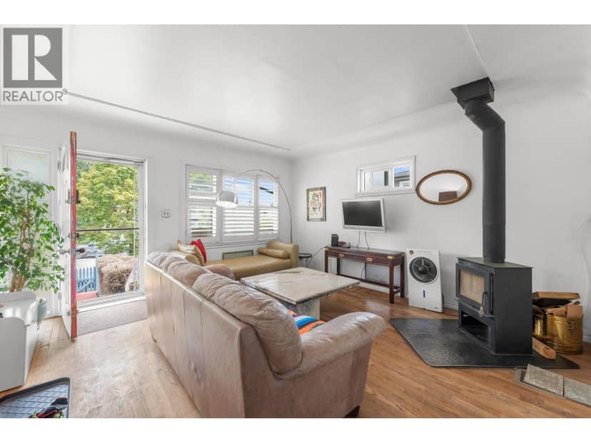7429 FRASER STREET, Vancouver