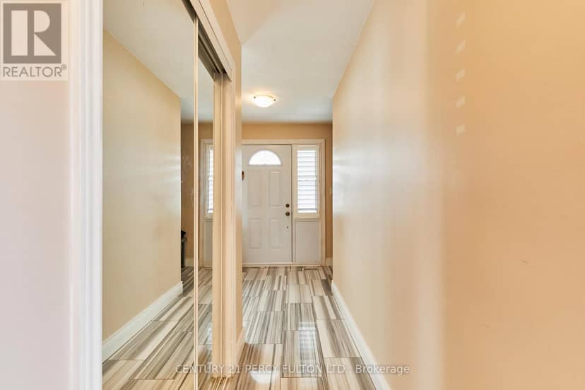 1349 Somerville Street N — photo 3 of 36