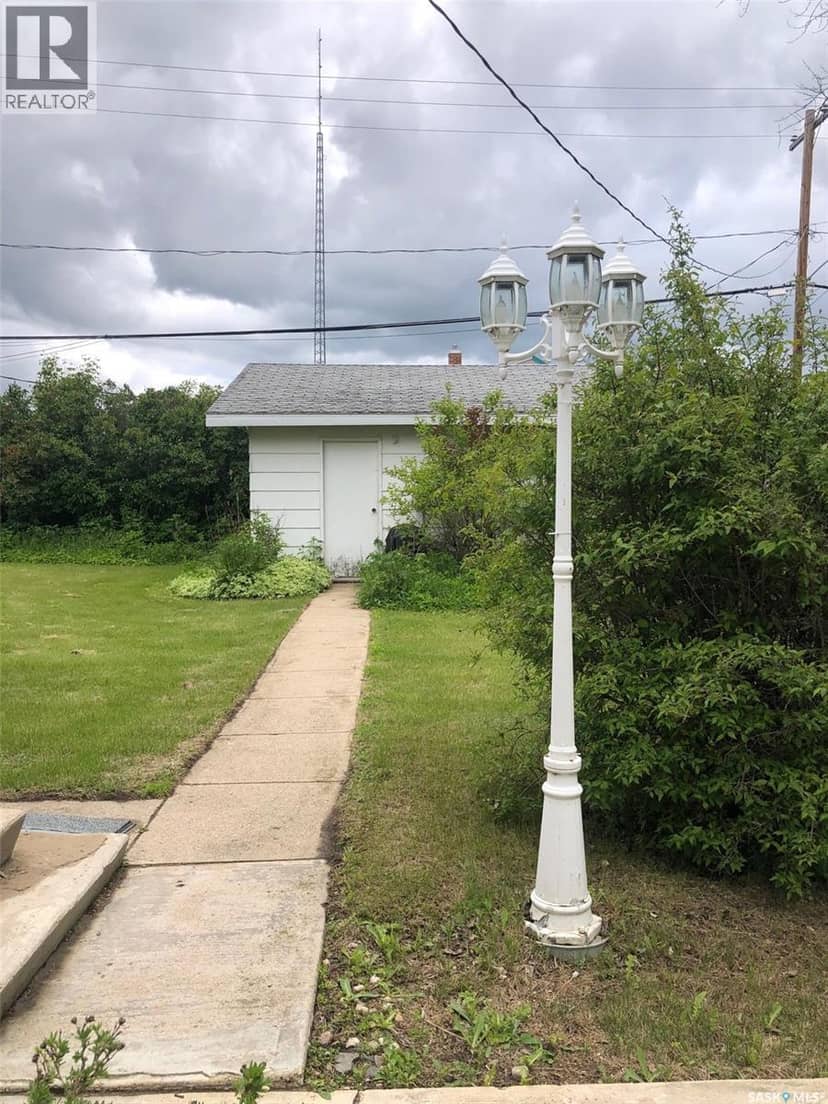 48 Highway AVENUE E — photo 10 of 40
