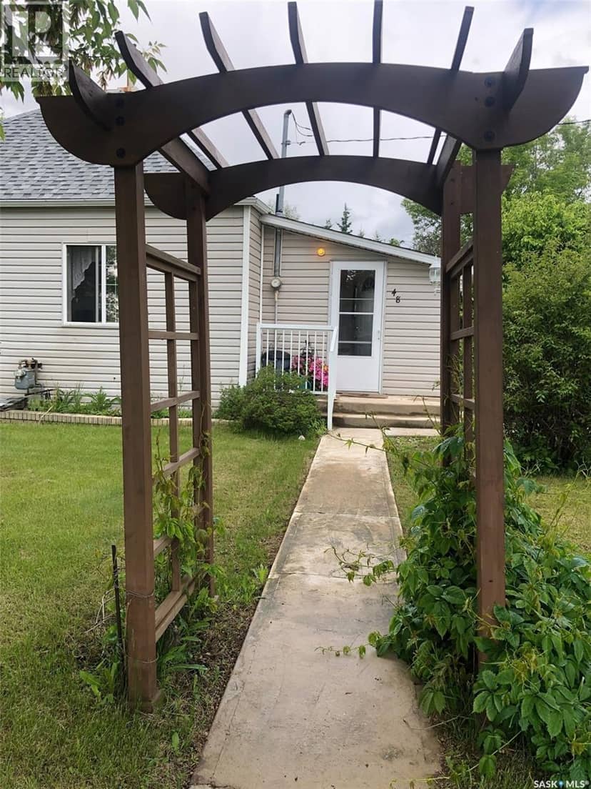 48 Highway AVENUE E — photo 8 of 40