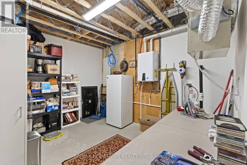 8 Billings Avenue W — photo 29 of 40