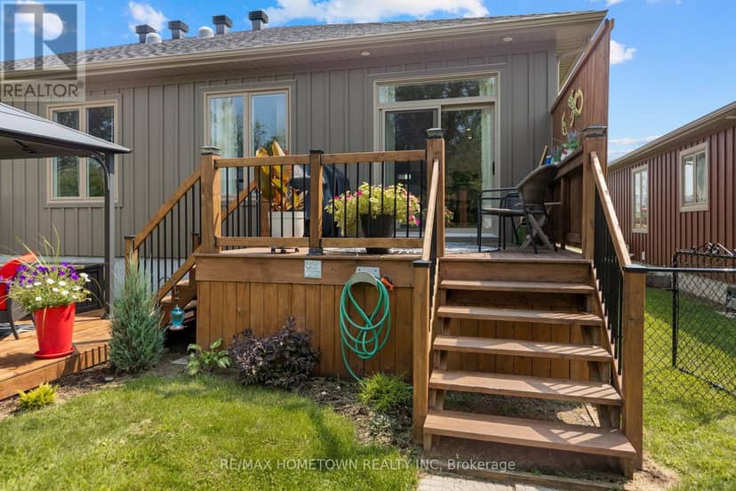 8 Billings Avenue W — photo 32 of 40