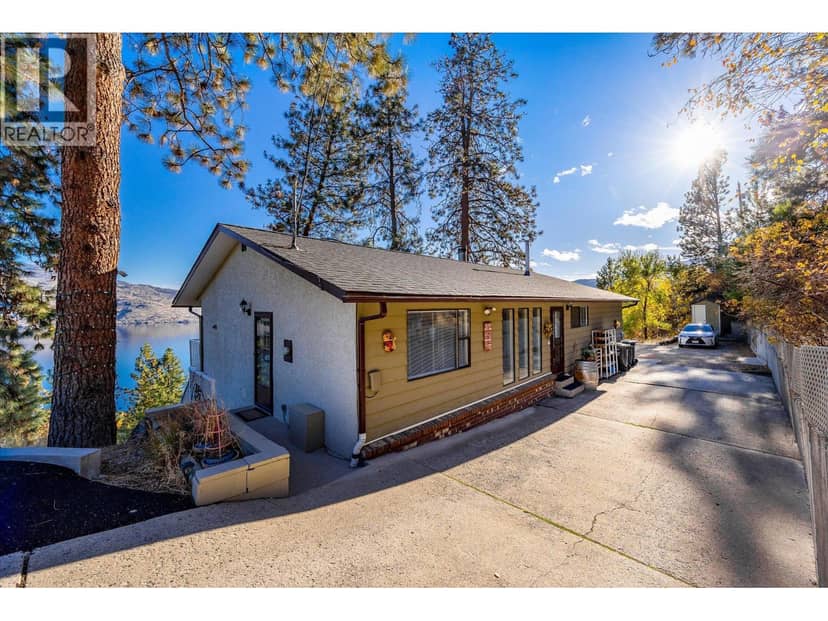 5821 Atkinson Crescent, Peachland, photo 2