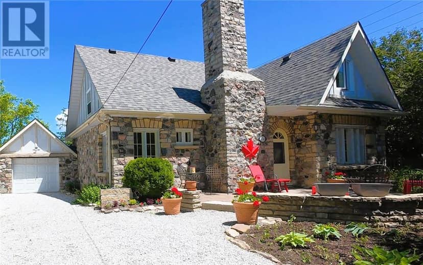 150 Queen Street, Manitowaning
