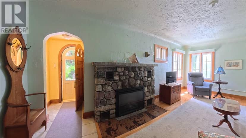 150 Queen Street, Manitowaning, photo 5