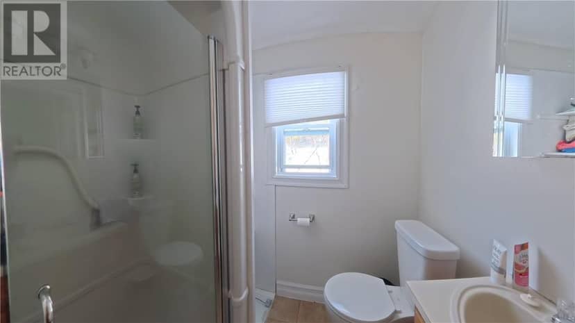 1021 Crescent Street Unit# A — photo 15 of 16