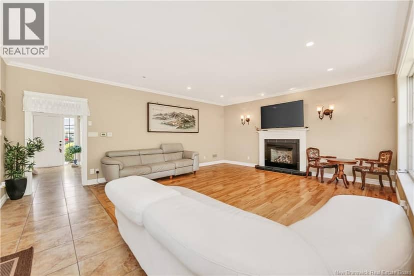 24 Edison — photo 18 of 40