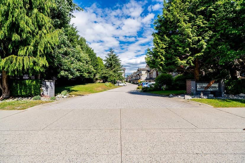 56 7518 138 STREET, Surrey