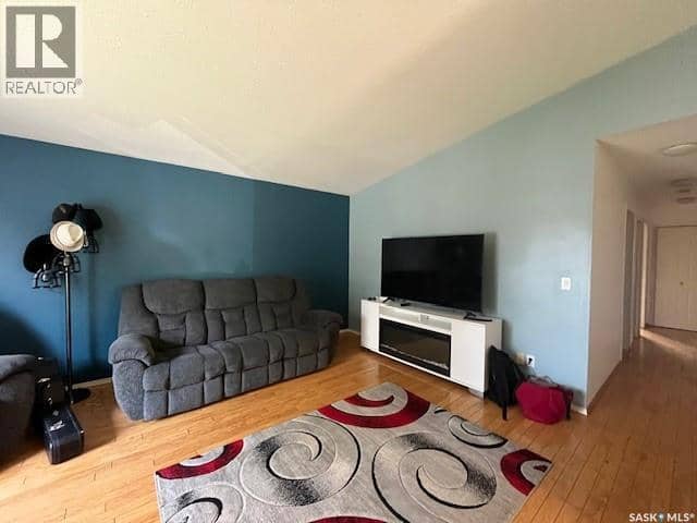 414 1st STREET E — photo 9 of 23