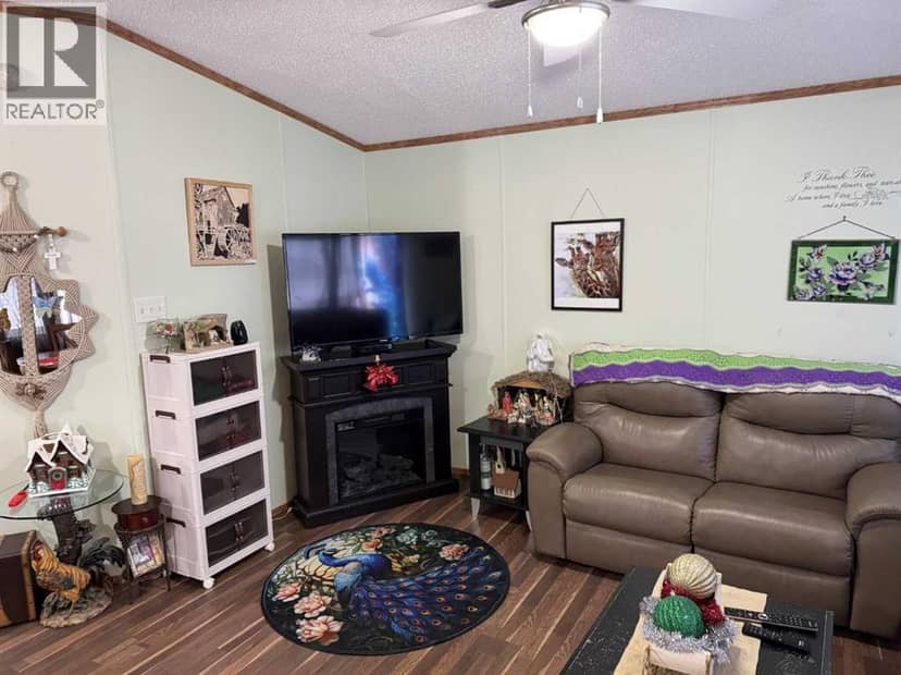 5702 51 Street — photo 11 of 22