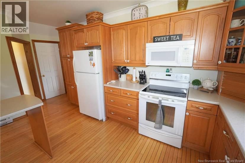 14 Thoroughfare Road — photo 9 of 40