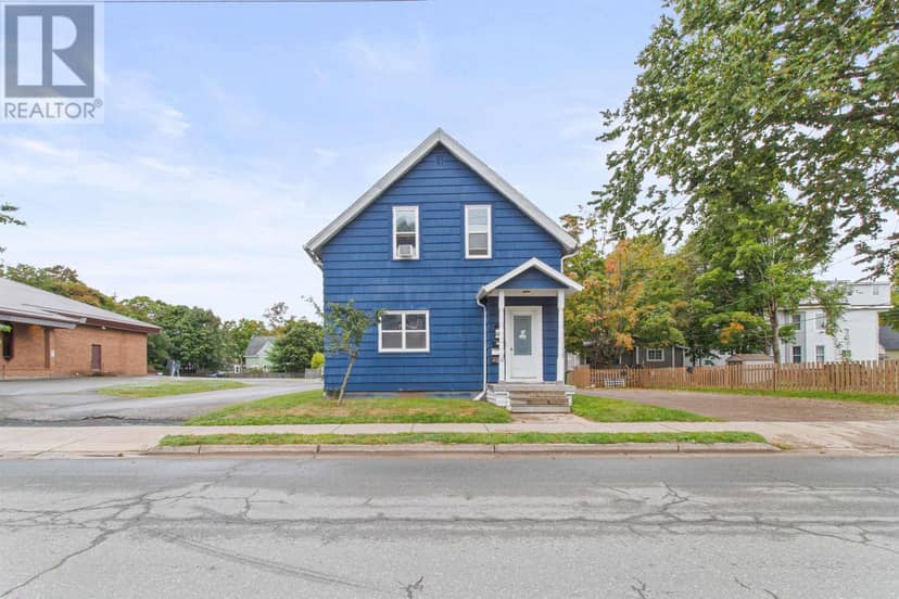 32 Pleasant Street — photo 2 of 37