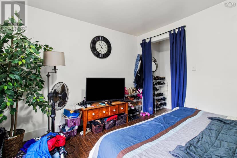 32 Pleasant Street — photo 15 of 37