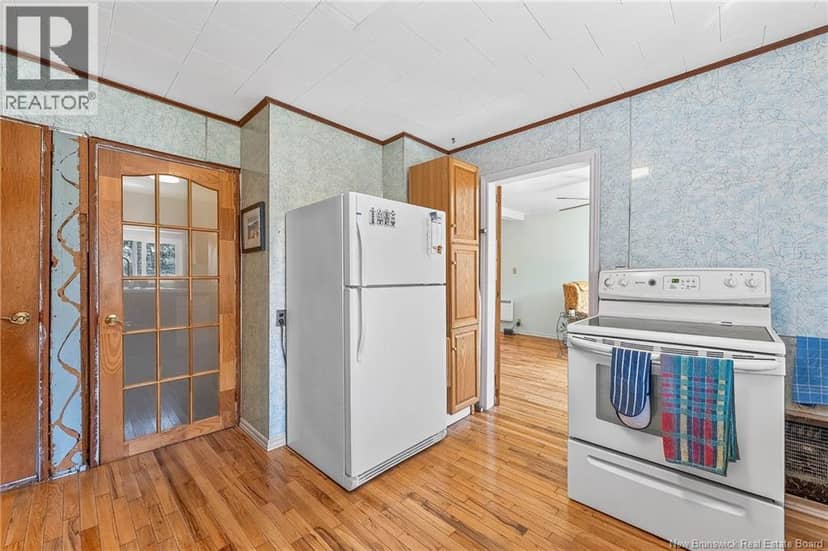 709 Mowat Drive — photo 18 of 34