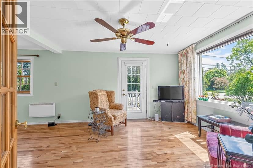 709 Mowat Drive — photo 22 of 34