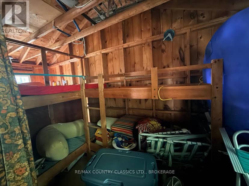 860 Mazinaw Lake — photo 12 of 16