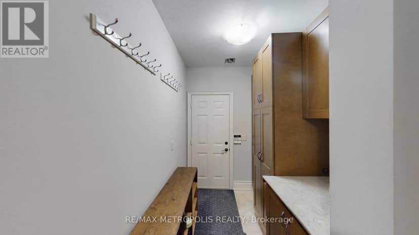 51 Babak Boulevard — photo 22 of 40