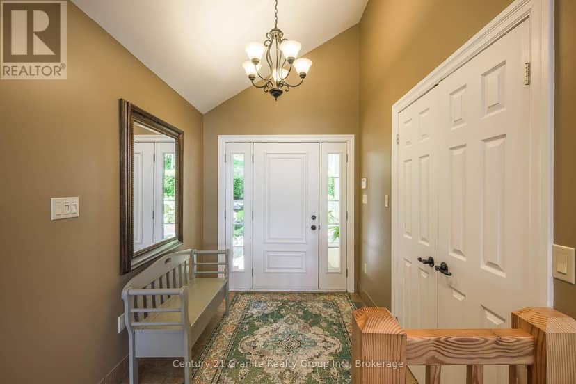1070 Shipley Drive — photo 4 of 40