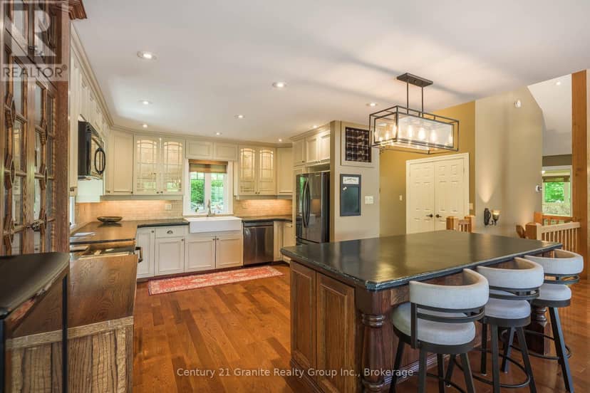 1070 Shipley Drive — photo 16 of 40