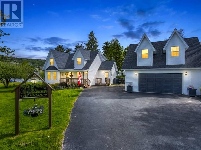 5-7 Magistrates Hill — photo 1 of 40