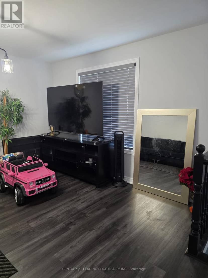 152 Mary Street — photo 4 of 21