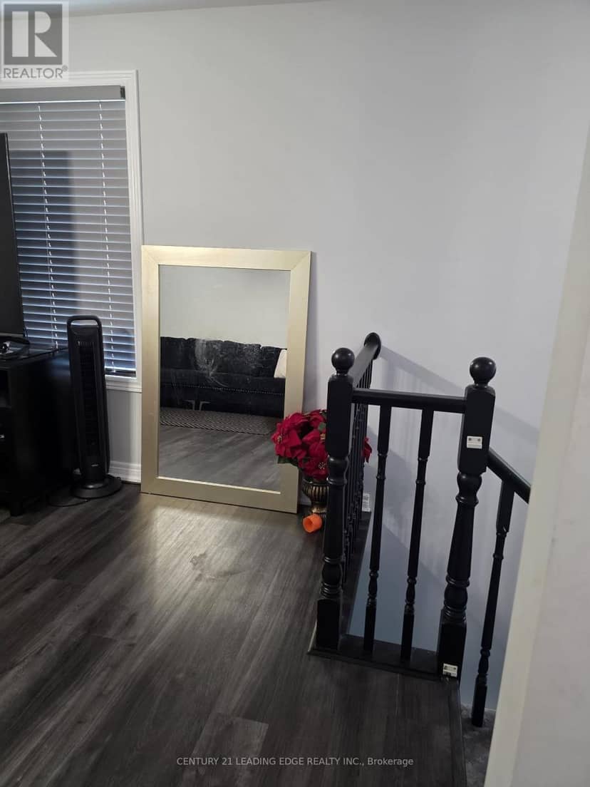 152 Mary Street — photo 3 of 21